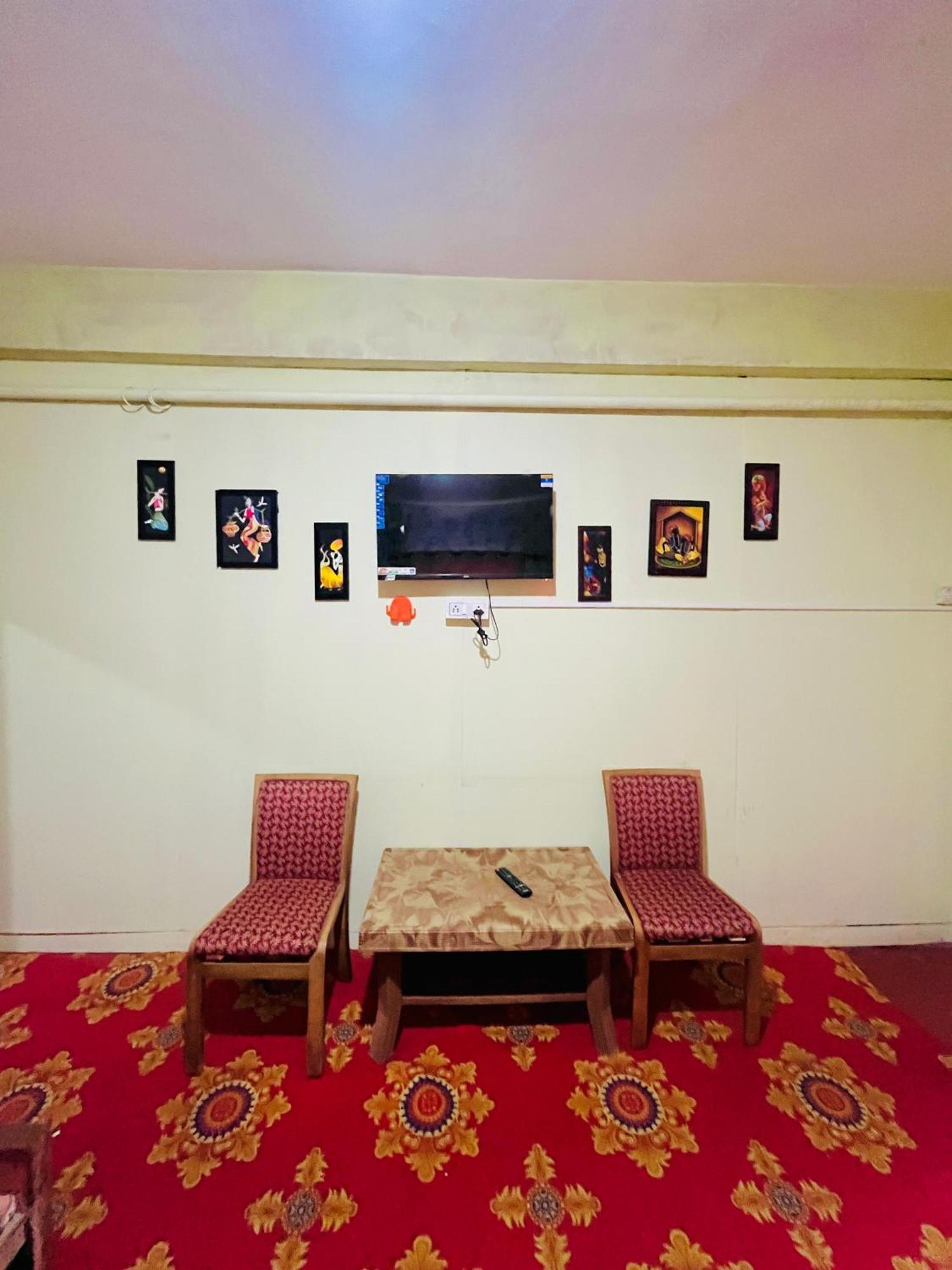 Hotel Violet Residency