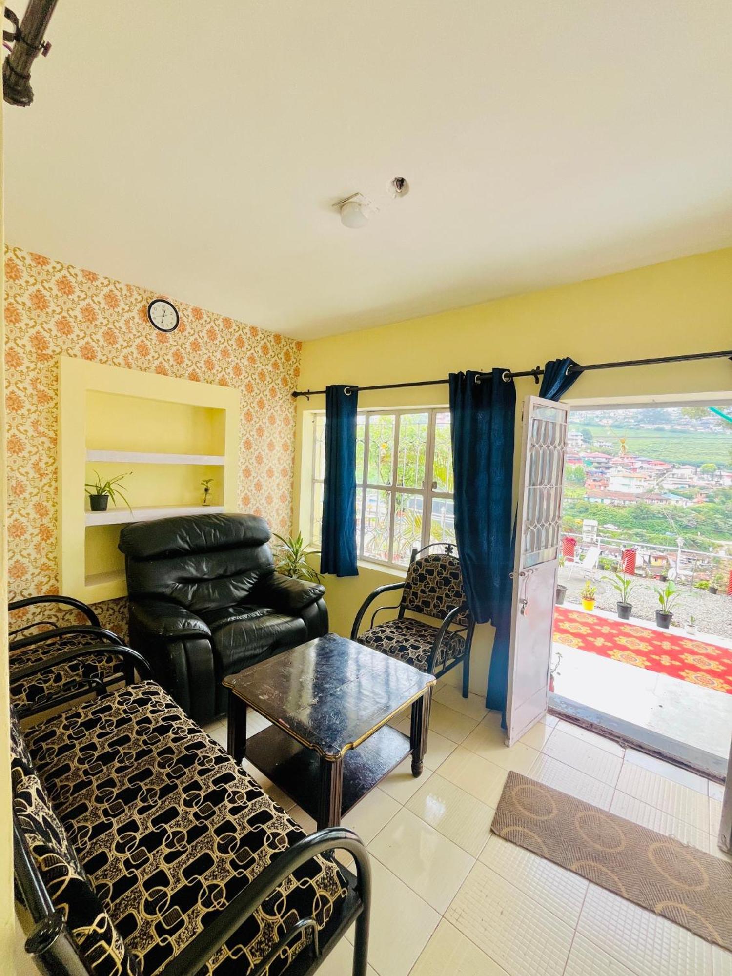Hotel Violet Residency *