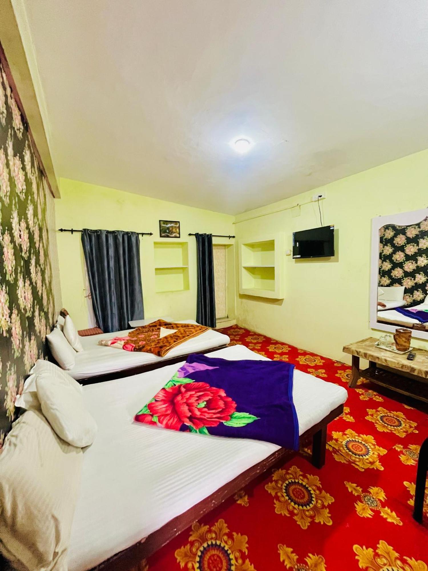 Hotel Violet Residency