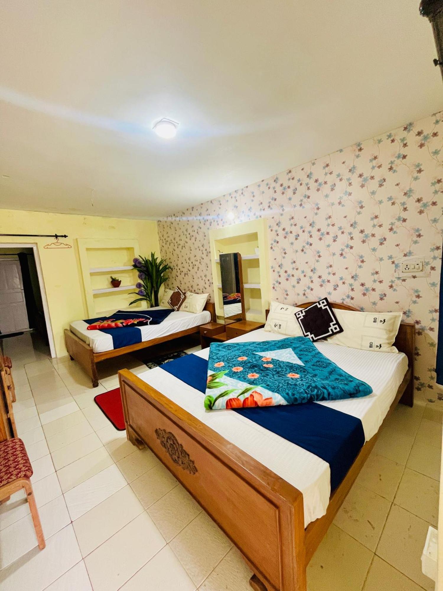 Hotel Violet Residency *