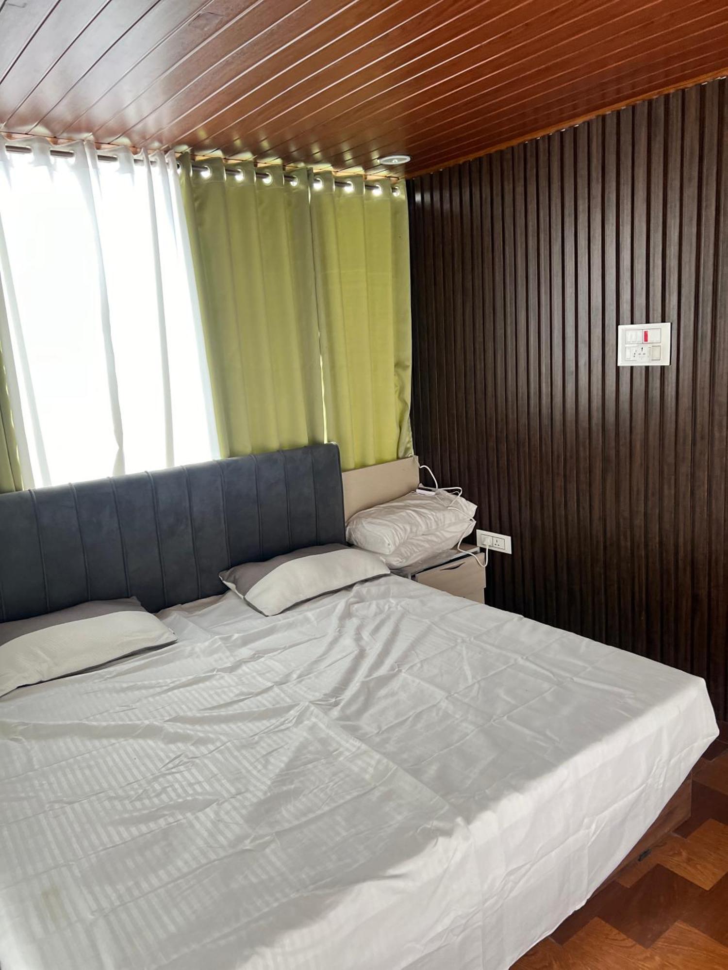 Hut Chalet Ooty