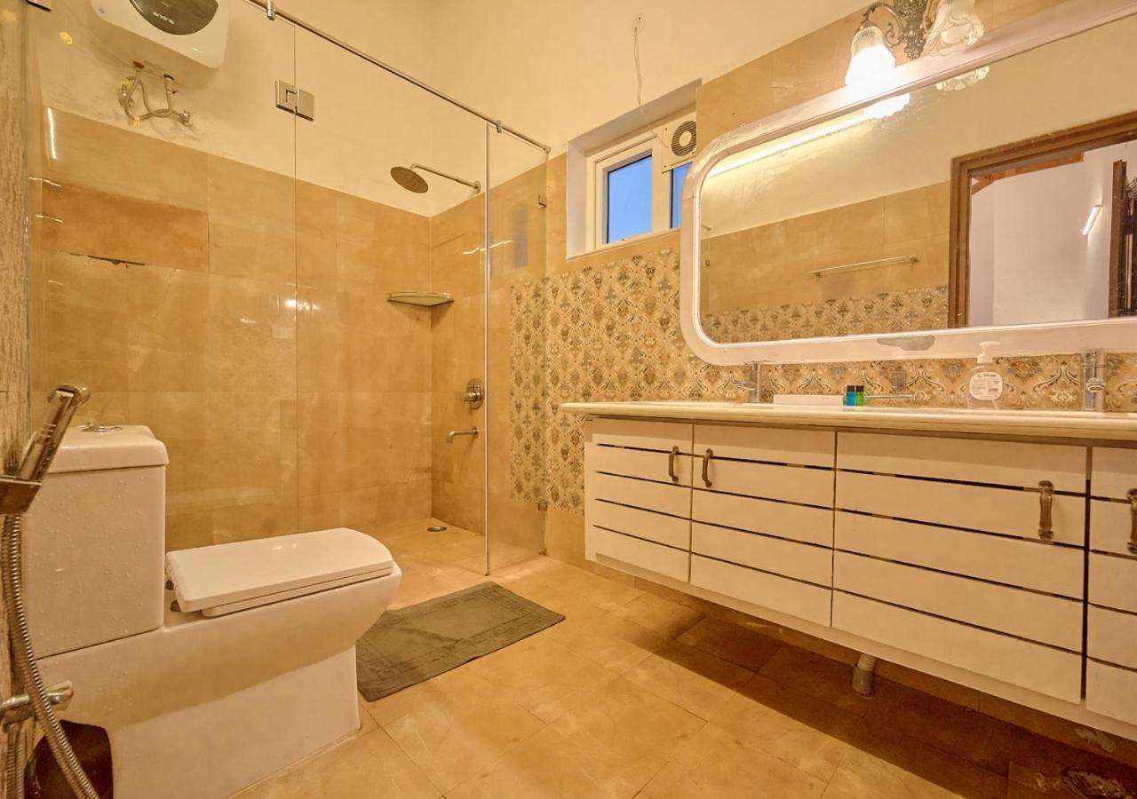 Emerald By Voye Homes , Italian Luxury Near Emerald Homestay *