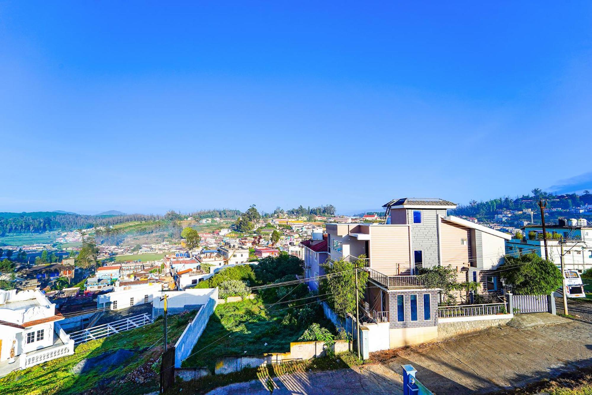 Fabhotel Bala Garden 5*