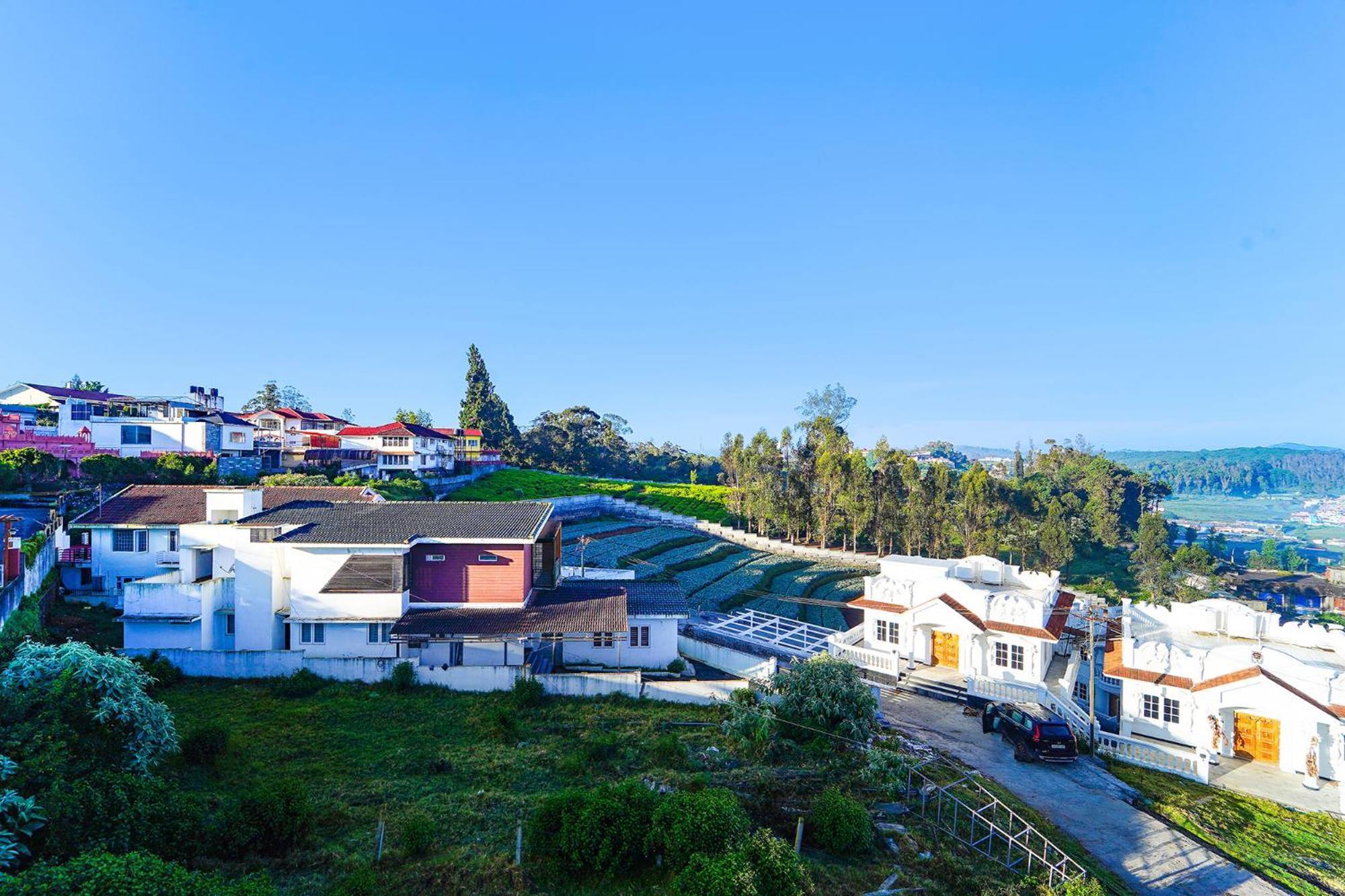 Hotel Fabhotel Bala Garden 5*