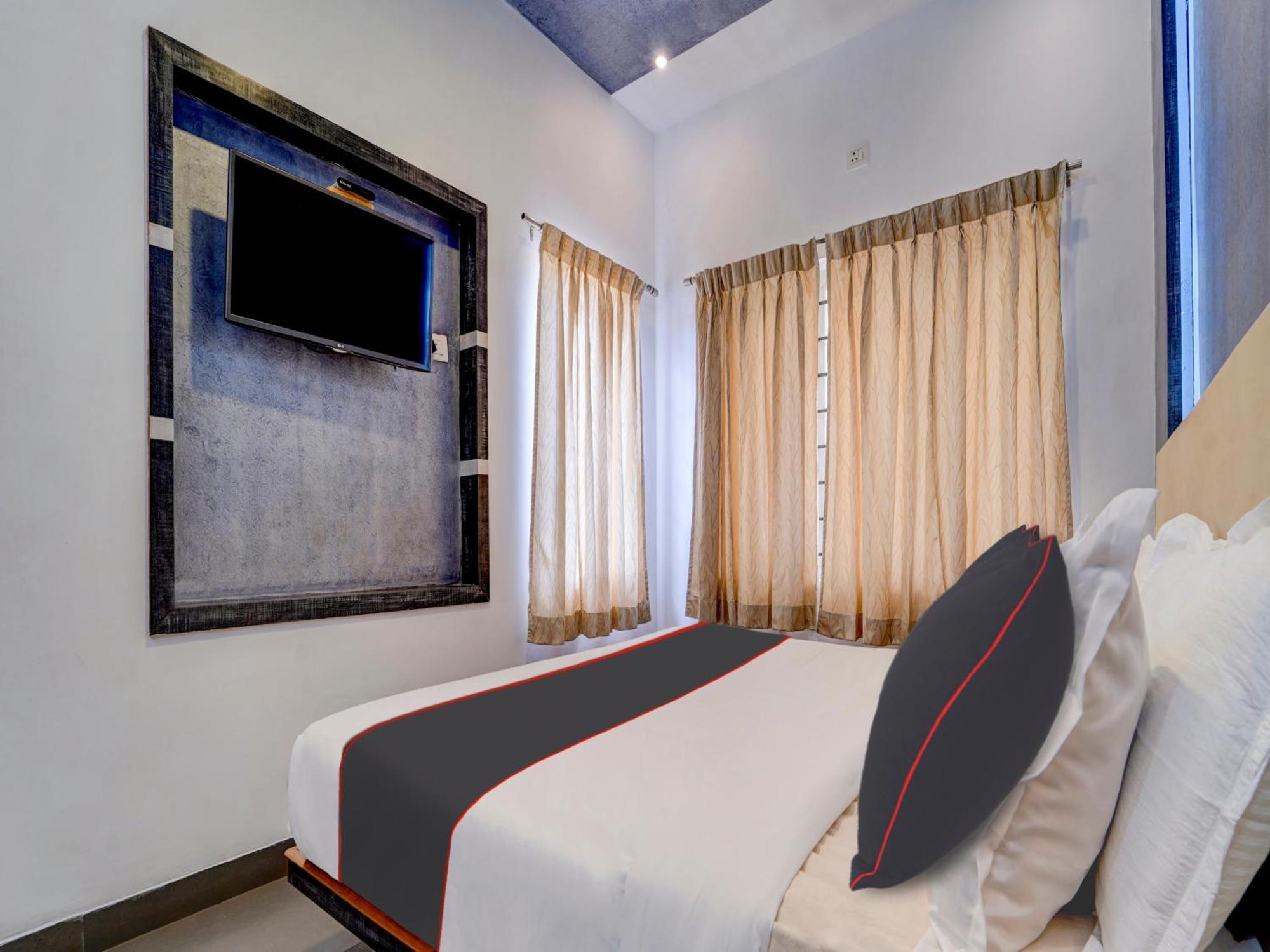 Super Collection O G Silver Srj Thaneesh Residency 4* Ooty