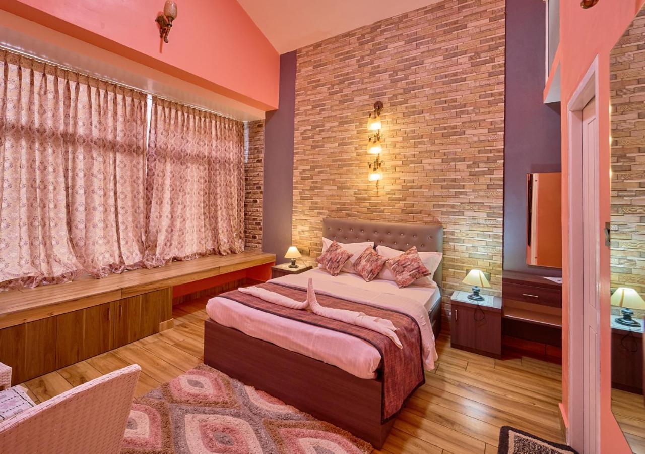 Emys Misty Charm Private By Voye Homes *