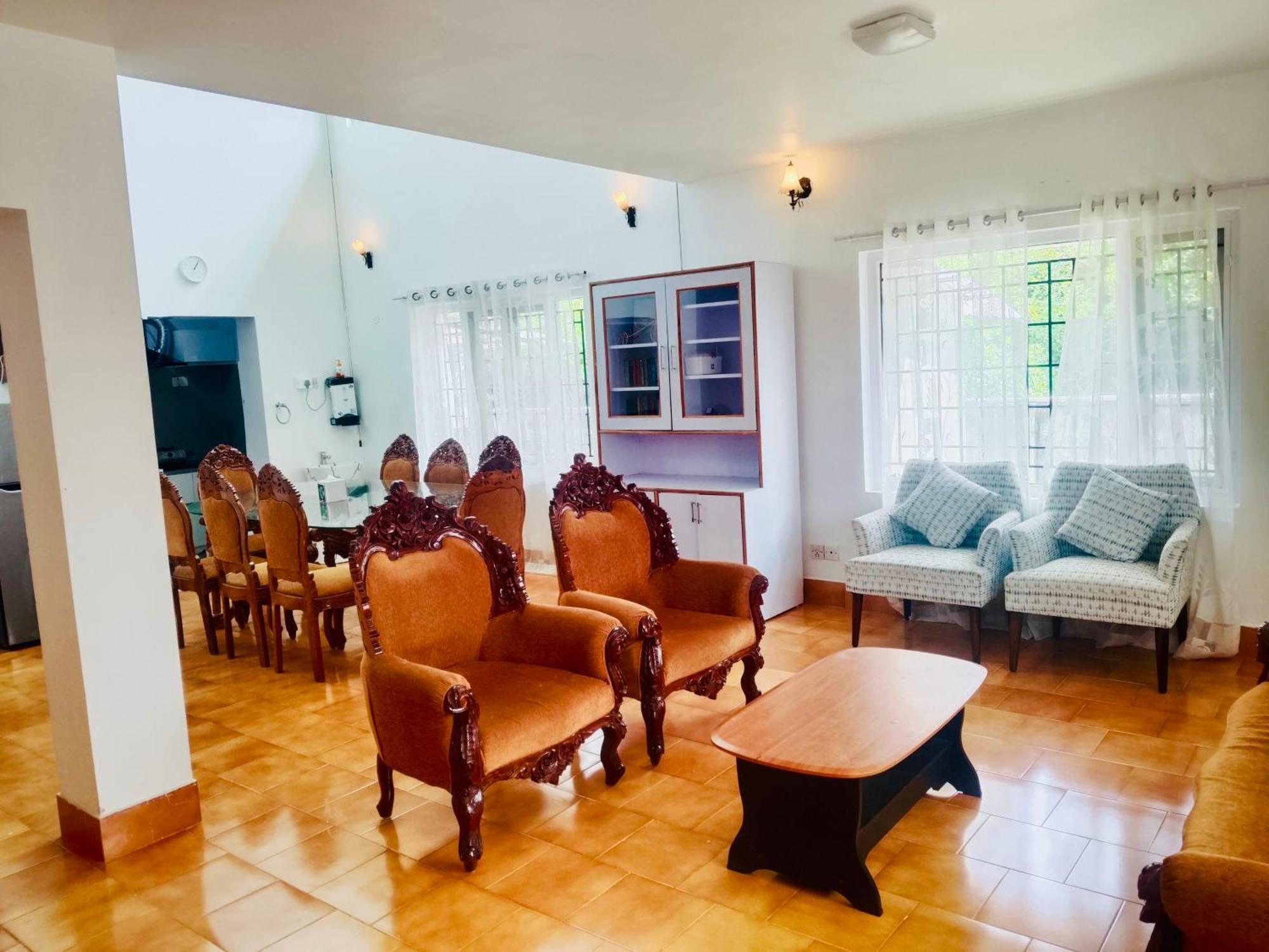 Teyt's White - 3 Bedroom *
