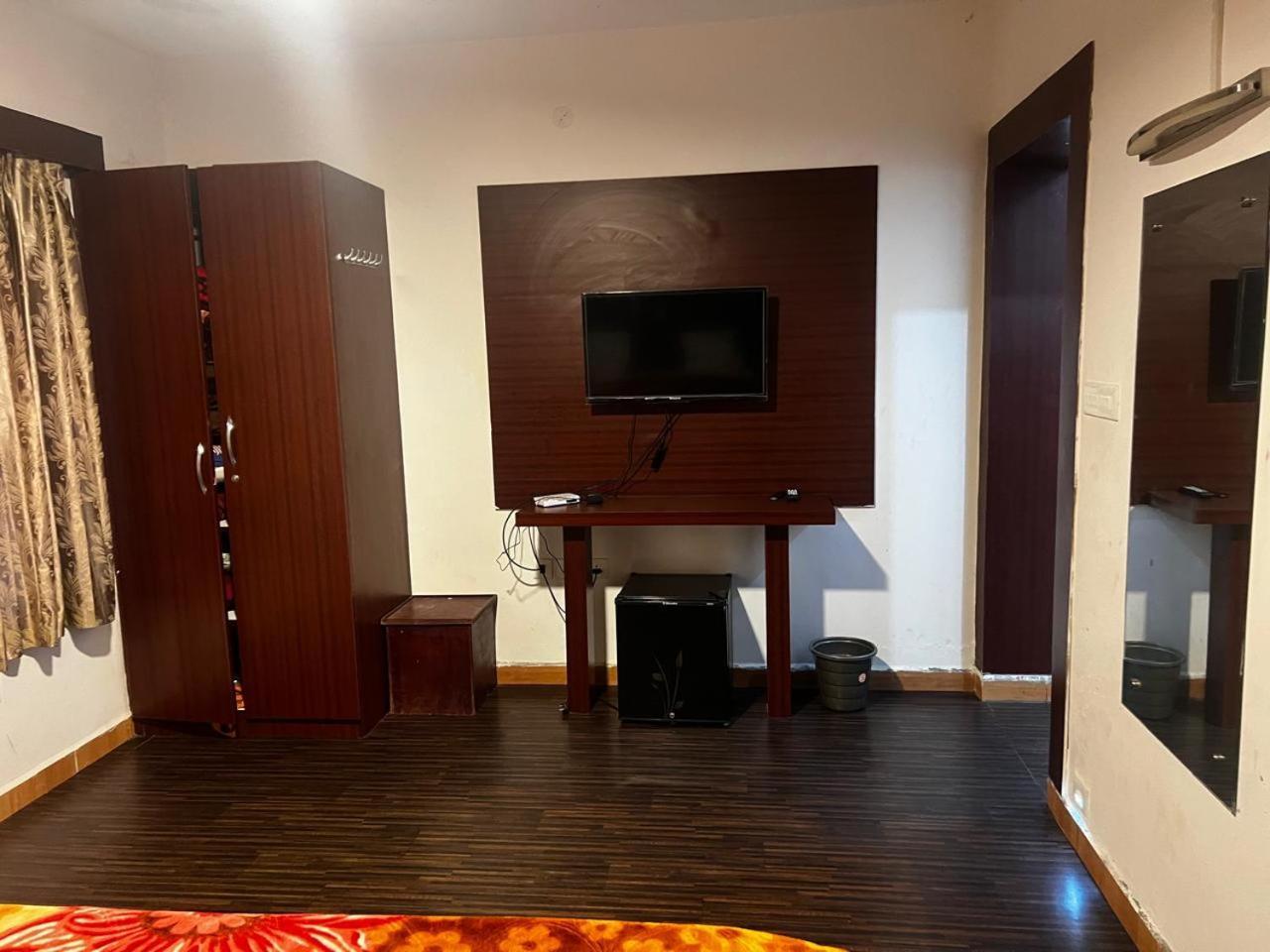Triwin C Apartment Ooty