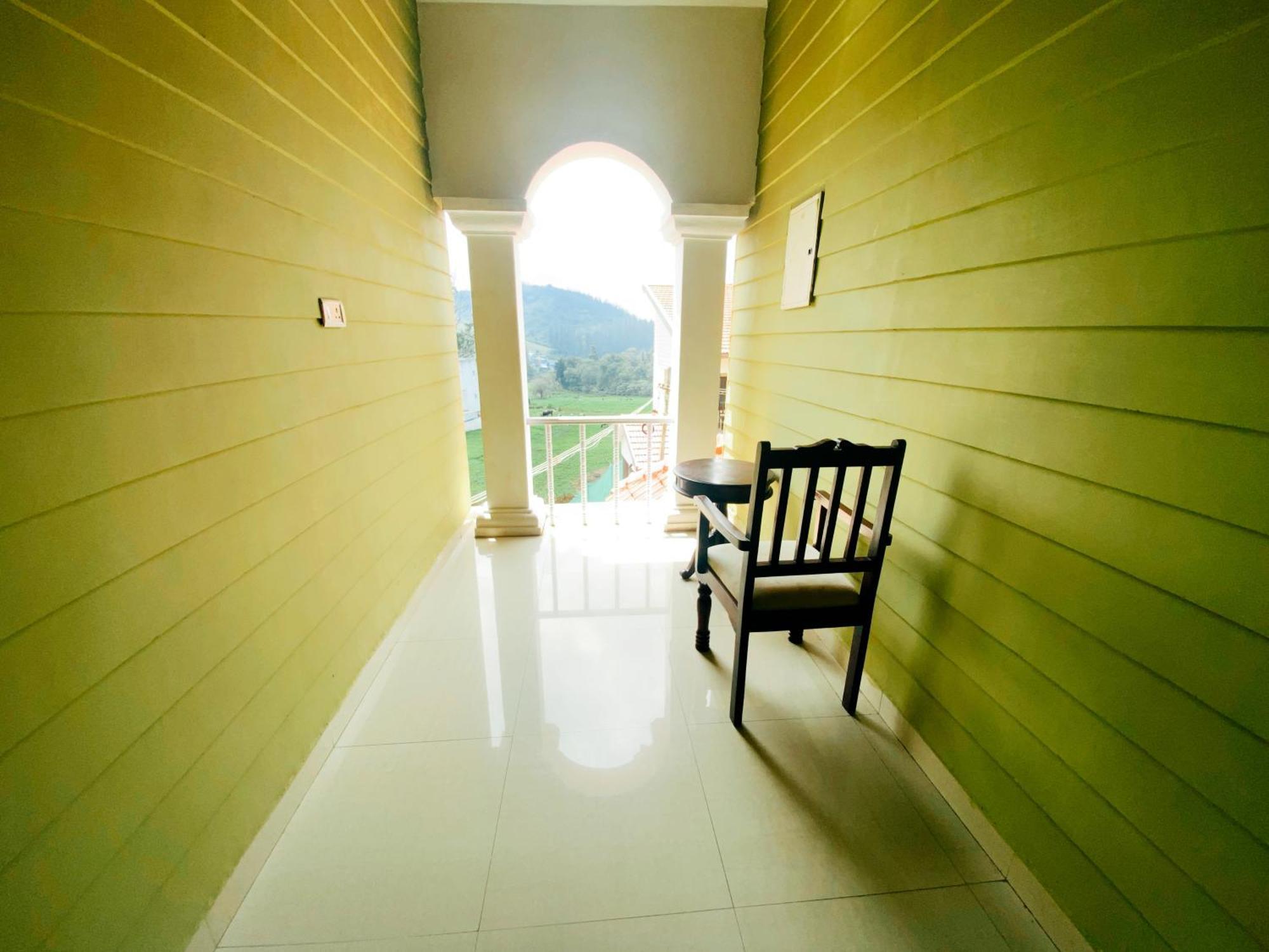 Hilltown Holiday's * Ooty