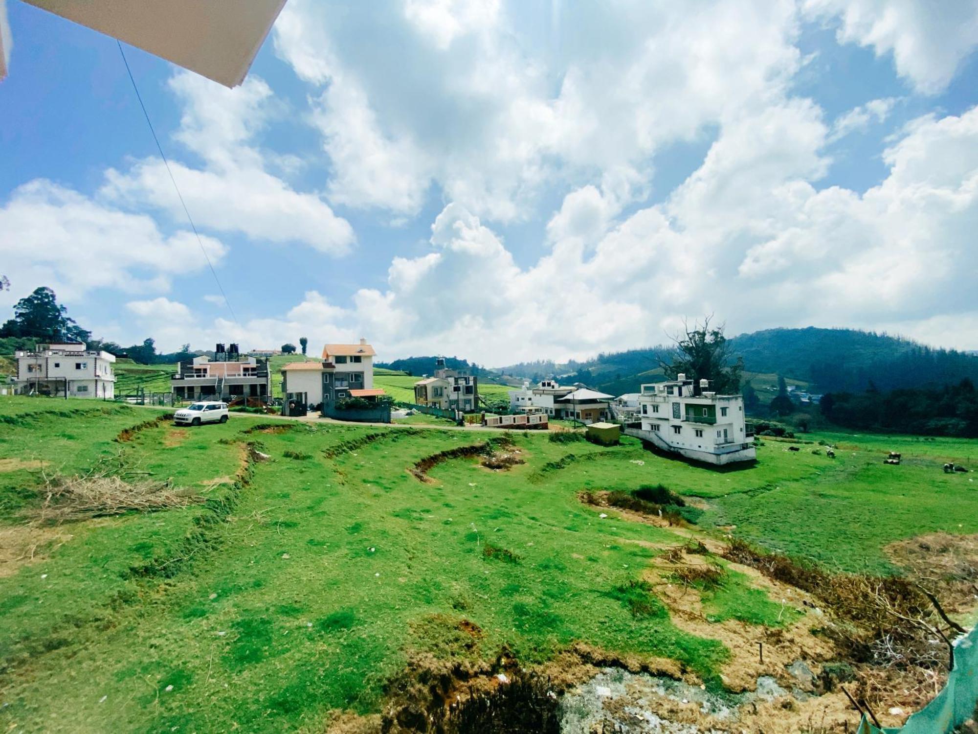 Hilltown Holiday's * Ooty