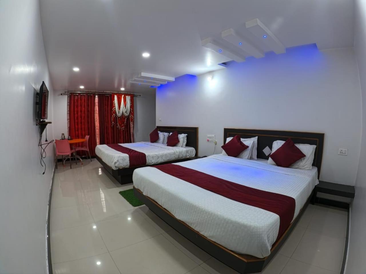 The Travellers Nest 3*