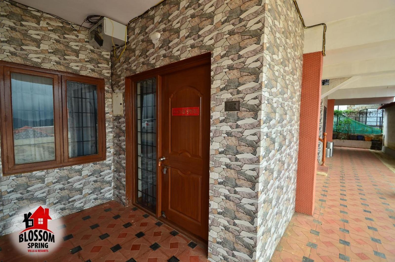 Hotel Blossom Spring Ooty