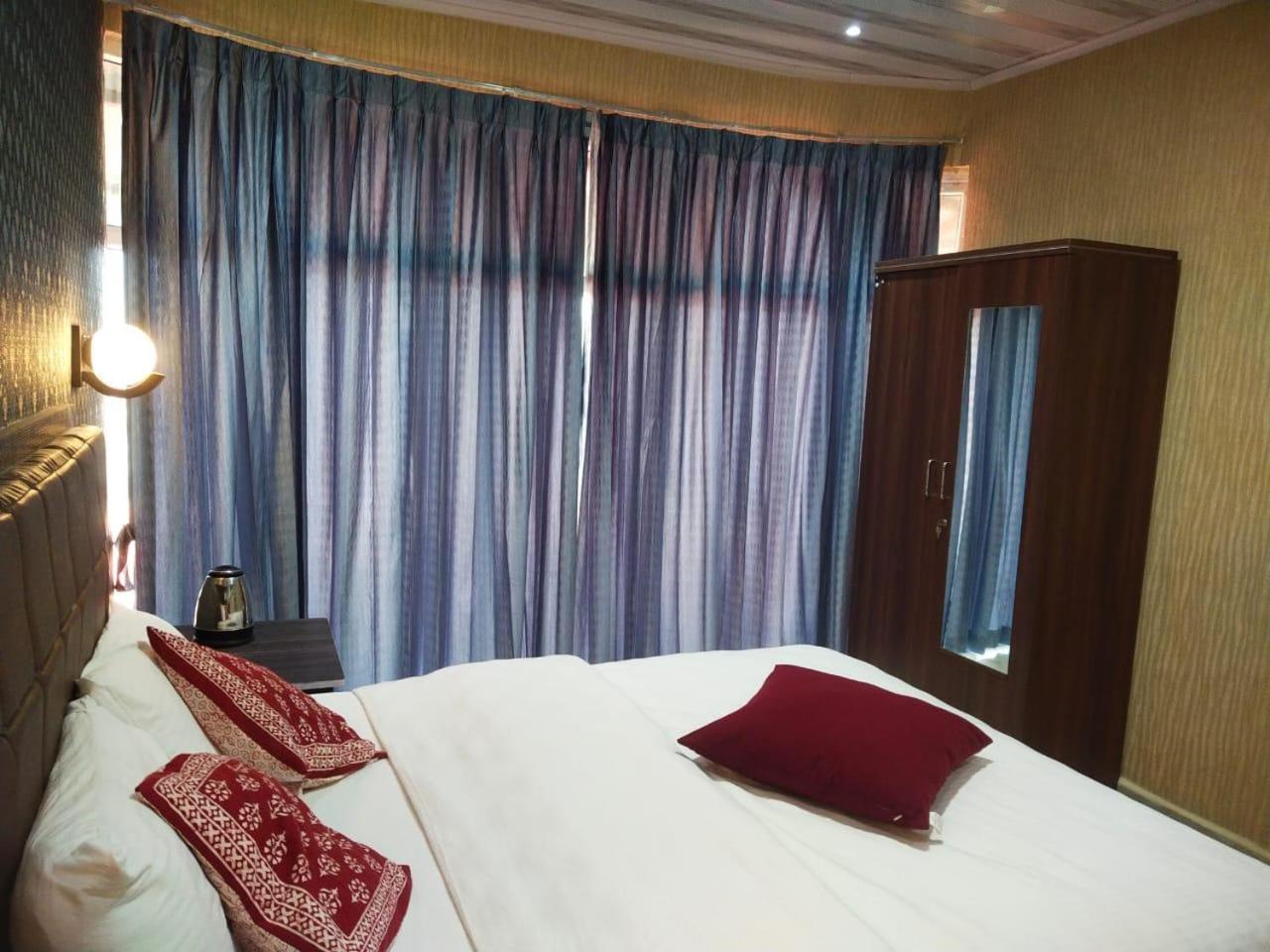 Blossom Spring Hotel
