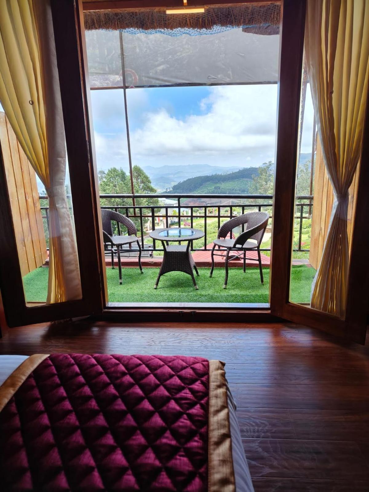 Vista Sunrise View Hotel Ooty