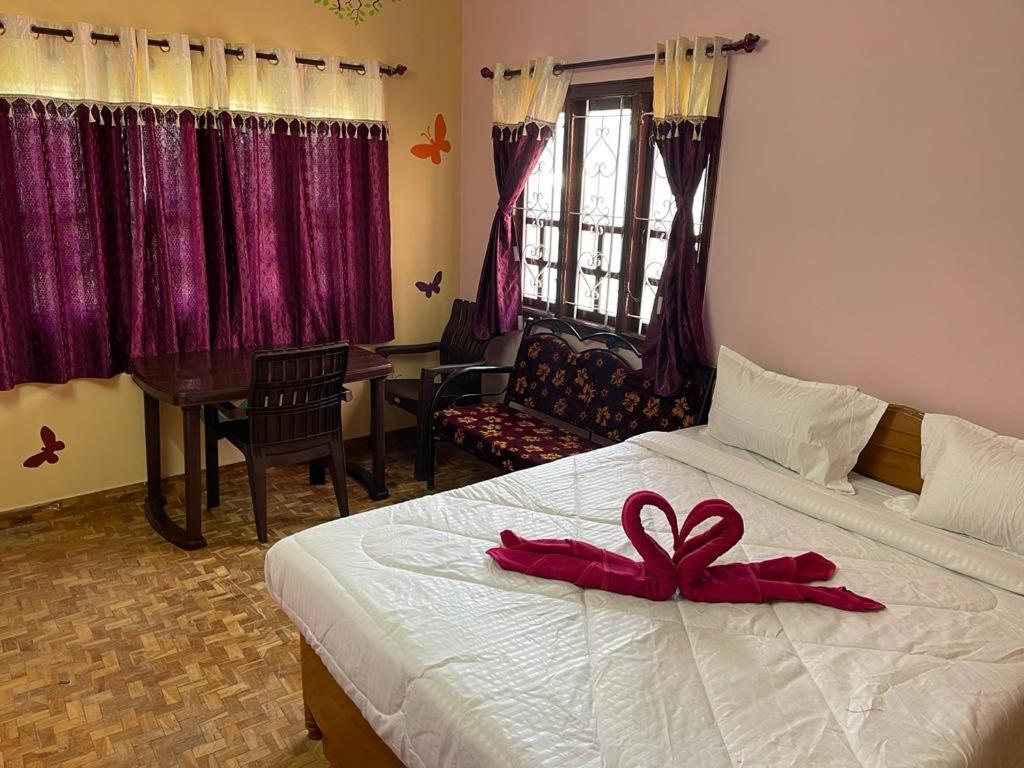 Hotel Pnr's Paradise