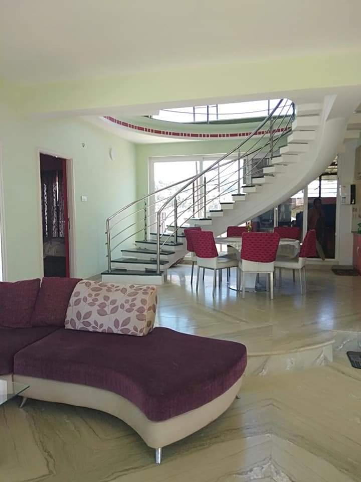 Pallazzo -aala * Ooty