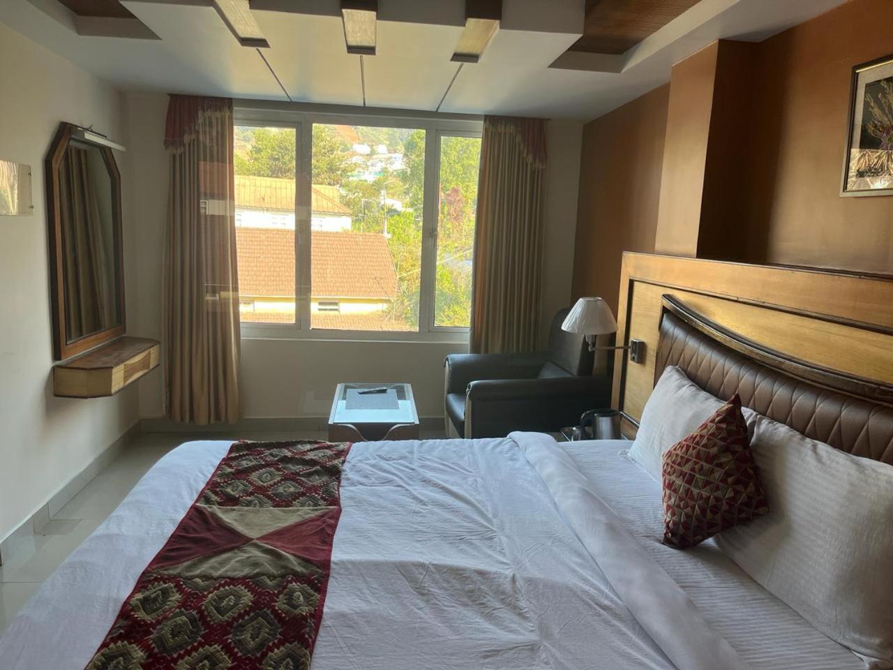 Ponmariresidency Hotel