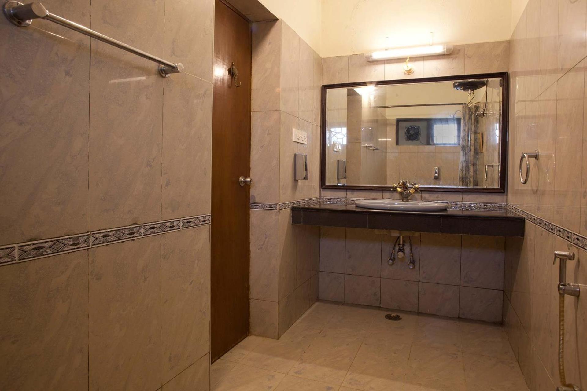 Villa Away From - 2 - Ooty, Entire 4bhk *