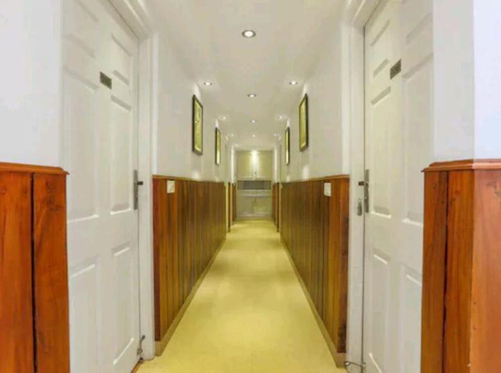 Garden Manor Hotel 2*