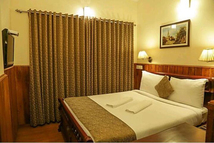 Garden Manor Hotel 2*