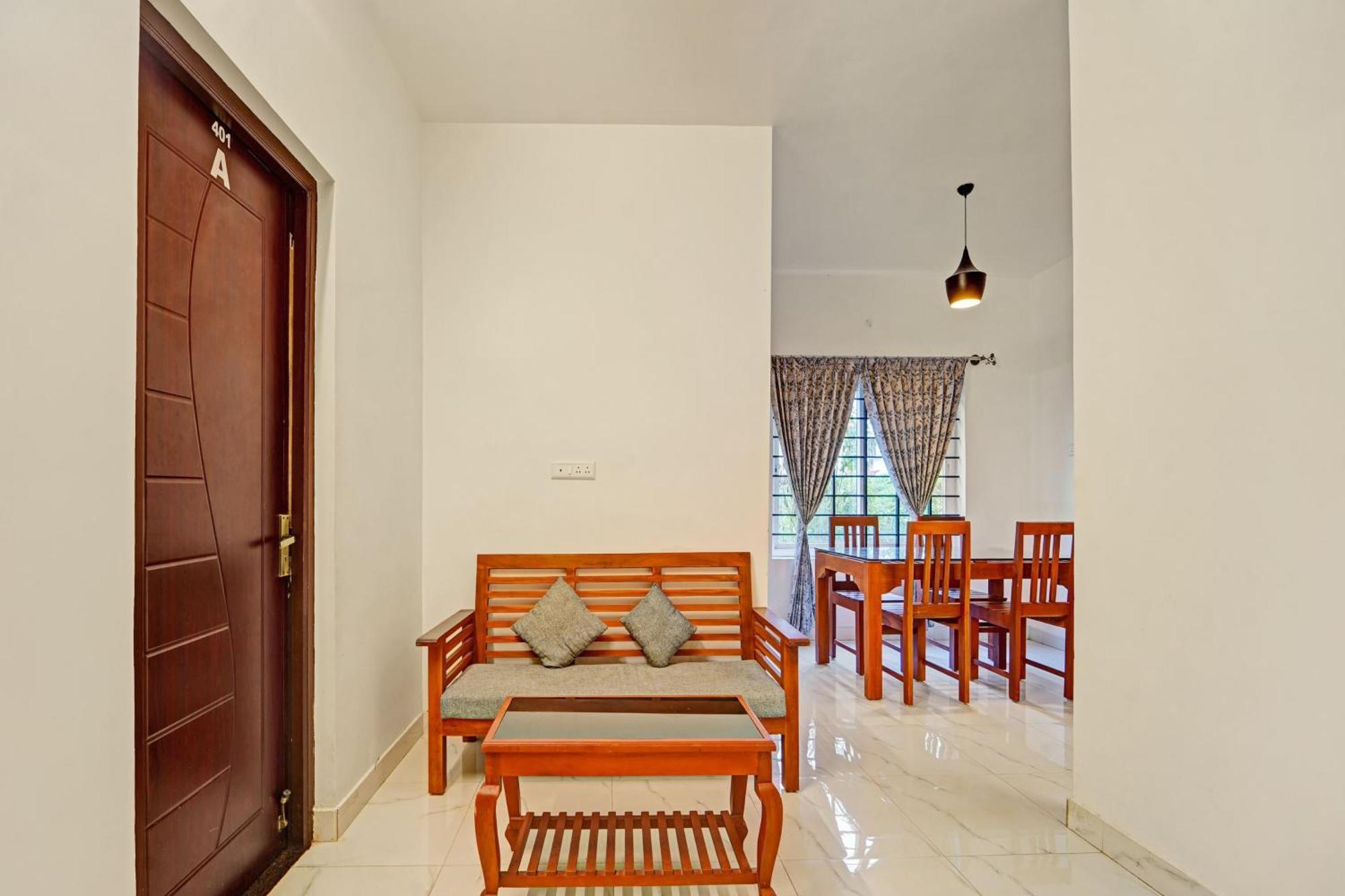 Super O Near Rose Garden Guest house Ooty