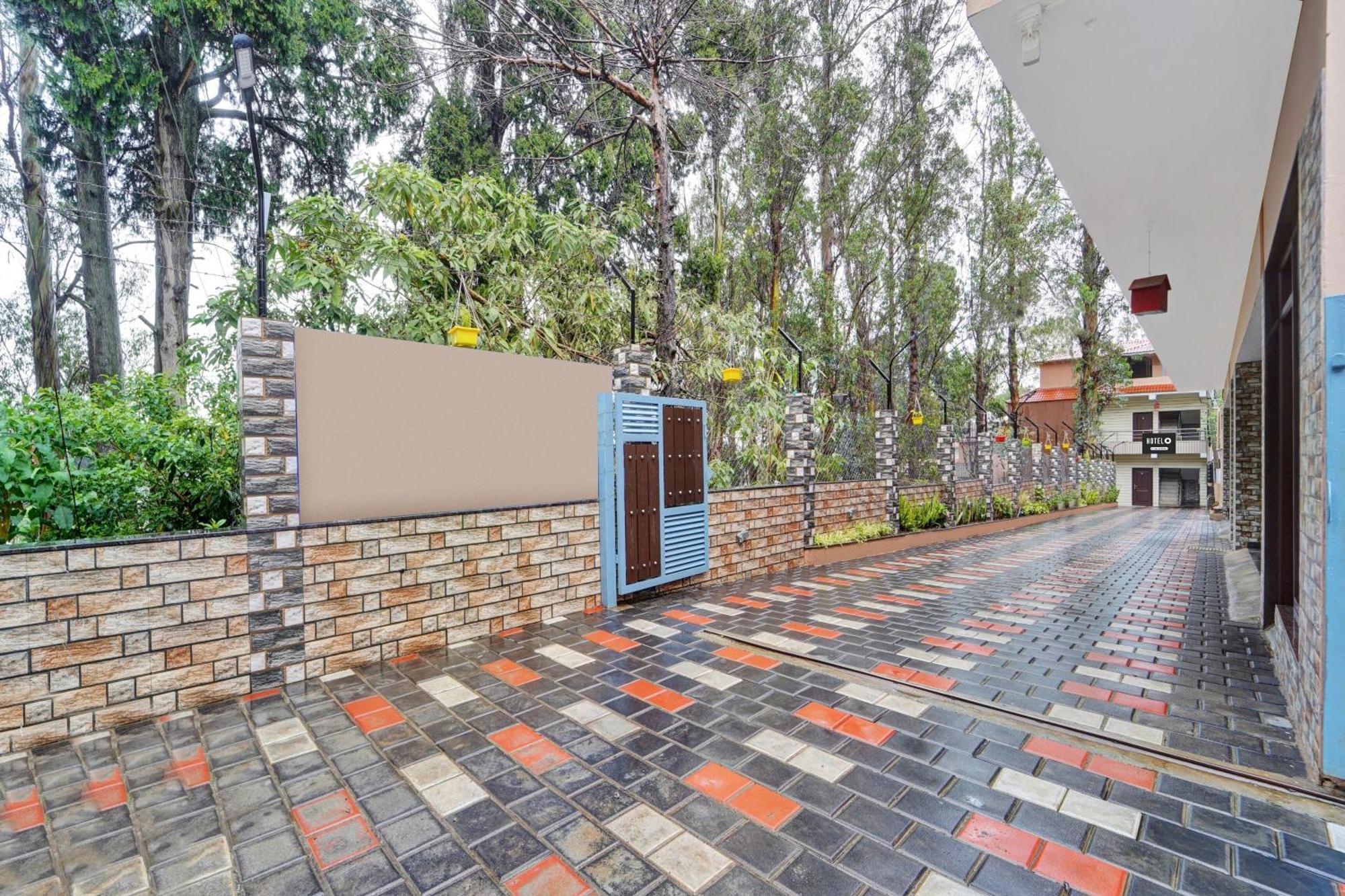 Super O Near Rose Garden Guest house Ooty