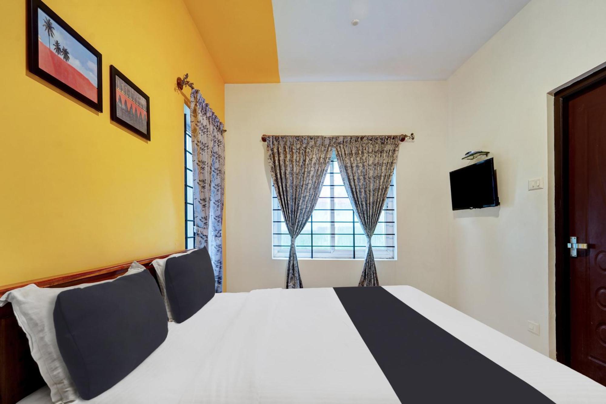 Super O Near Rose Garden Guest house Ooty
