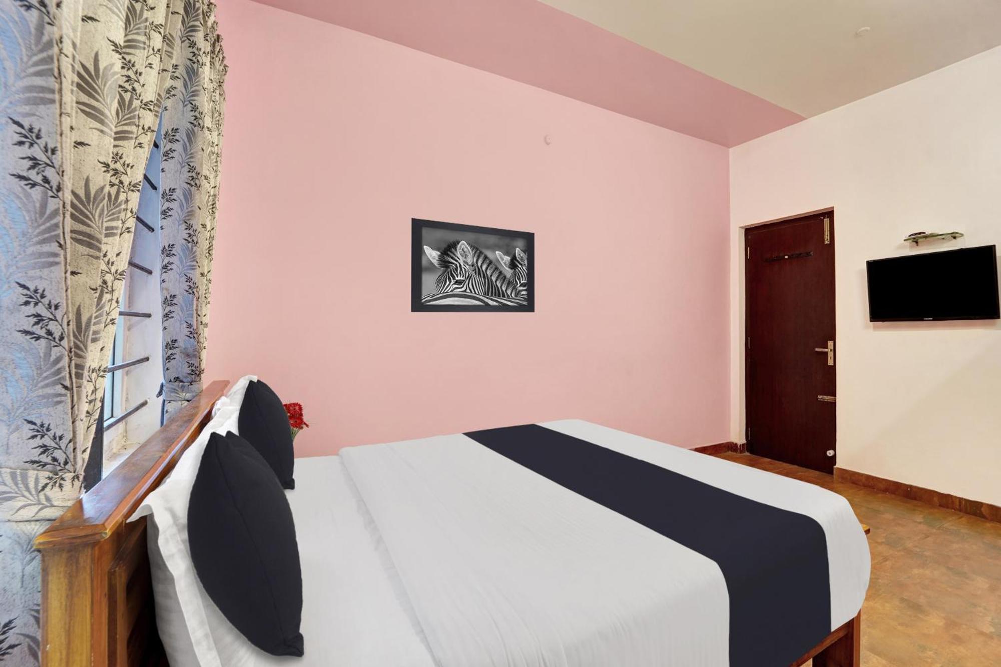 Super O Near Rose Garden 4*