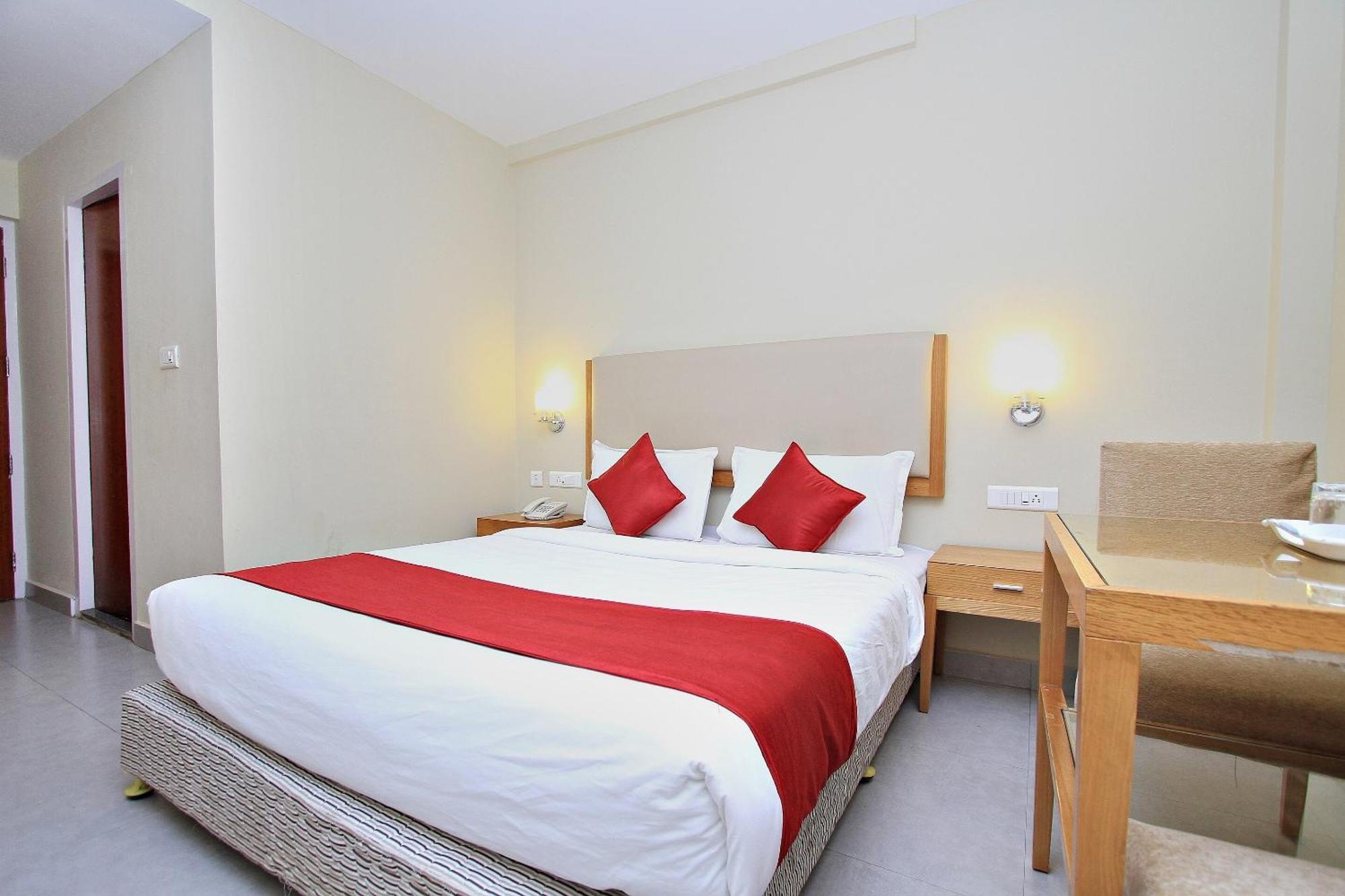 Hotel Super Townhouse Hills Palace 3*