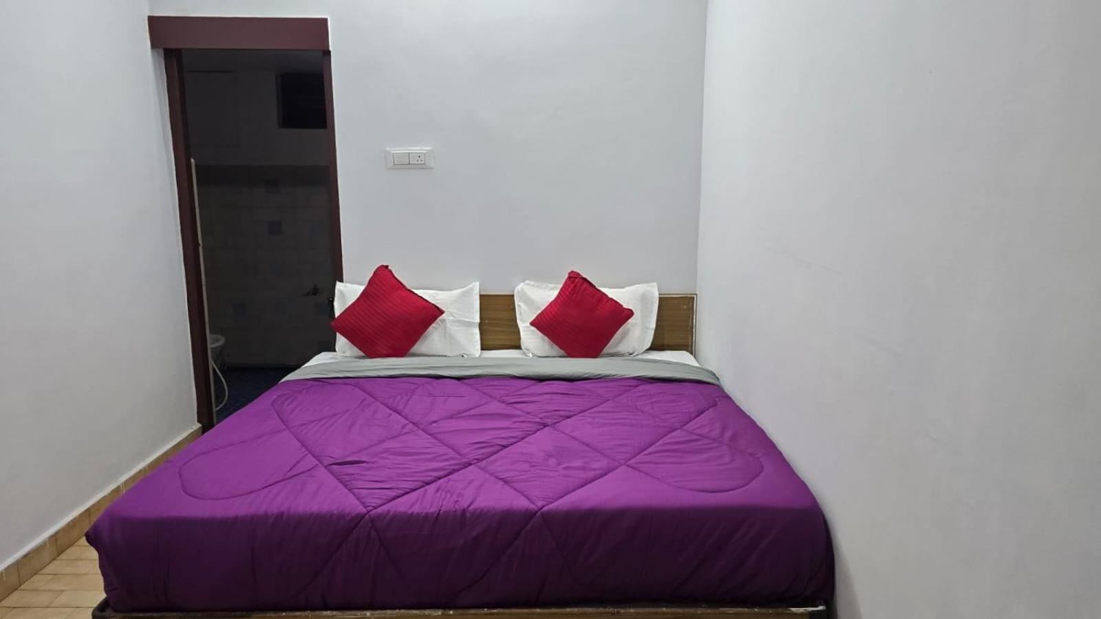 Misty Meadows Guest house *