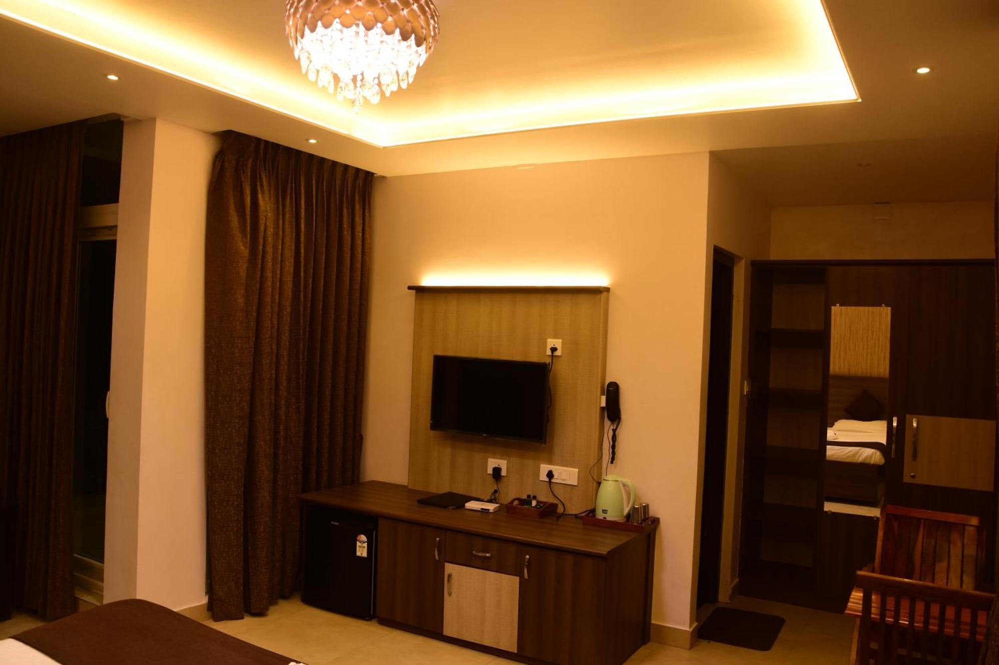 Vanam Holidays *