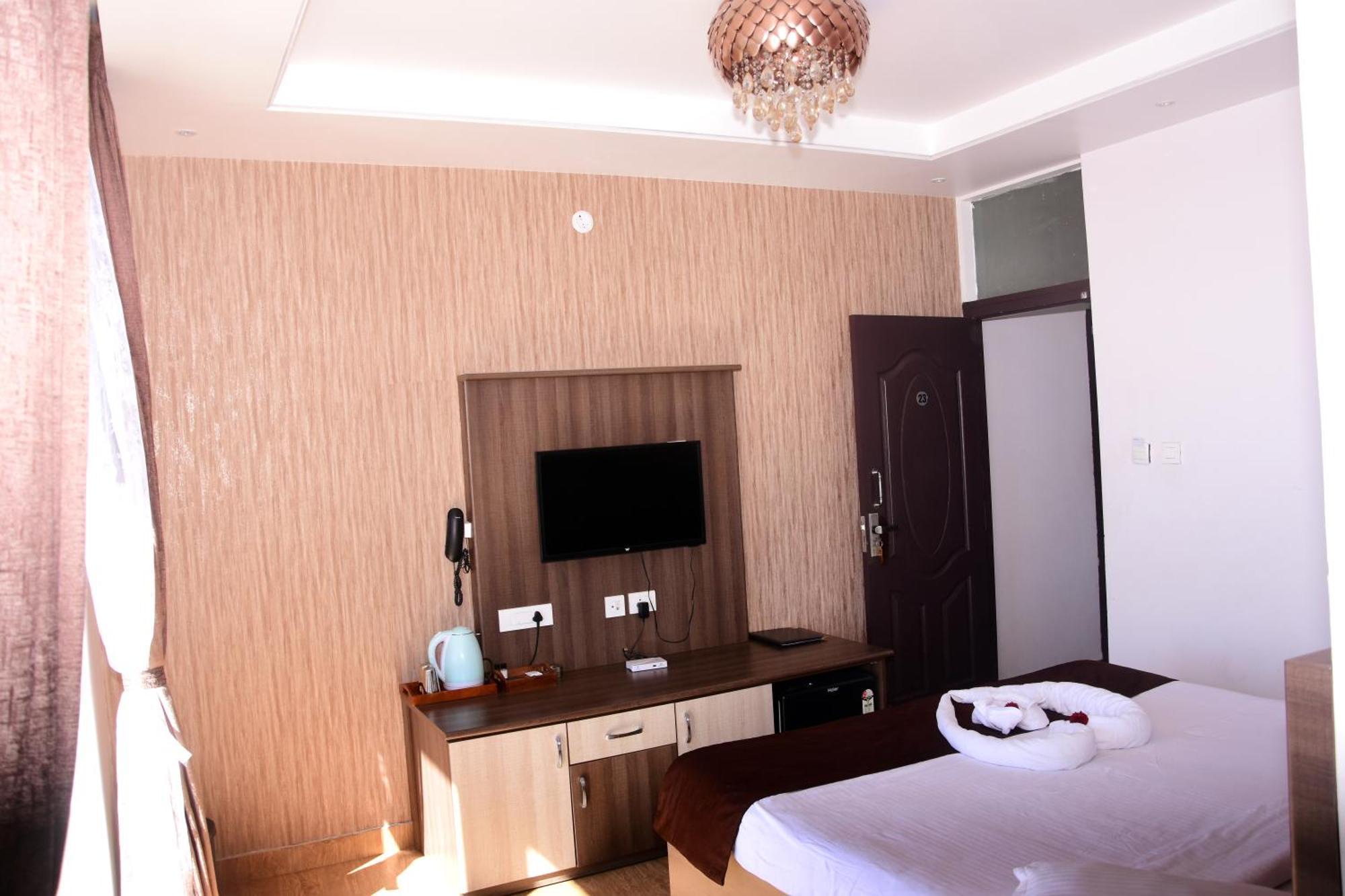 Vanam Holidays *