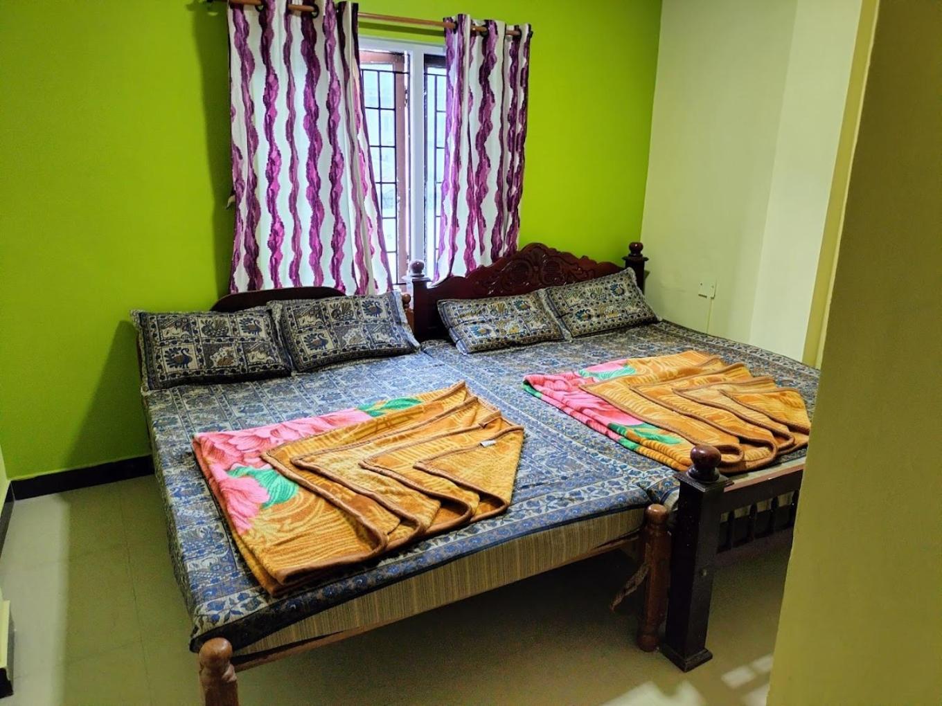 Hotel Aadhi