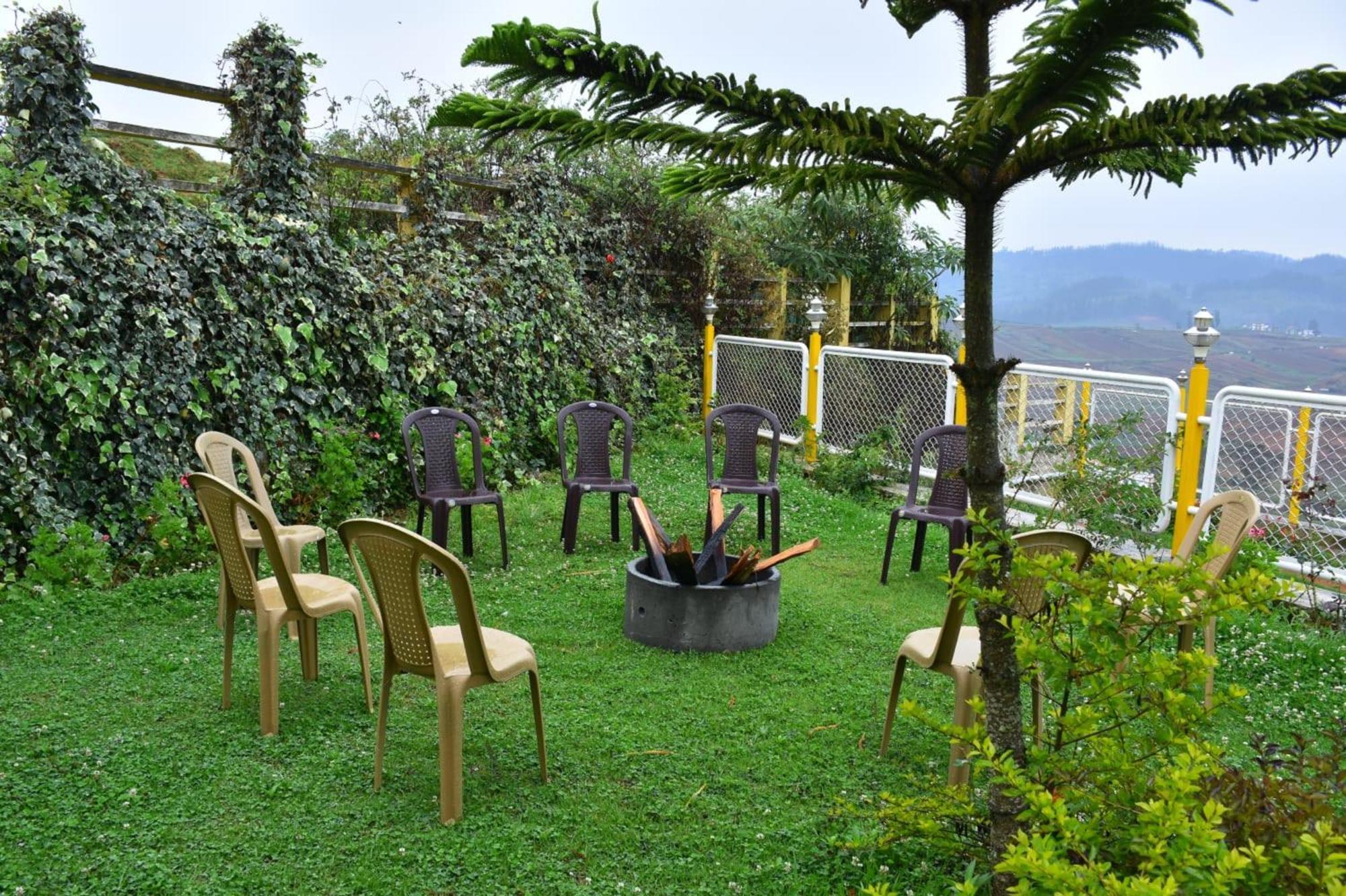 Villa Luxurious Private With Lawn Family Retreat *