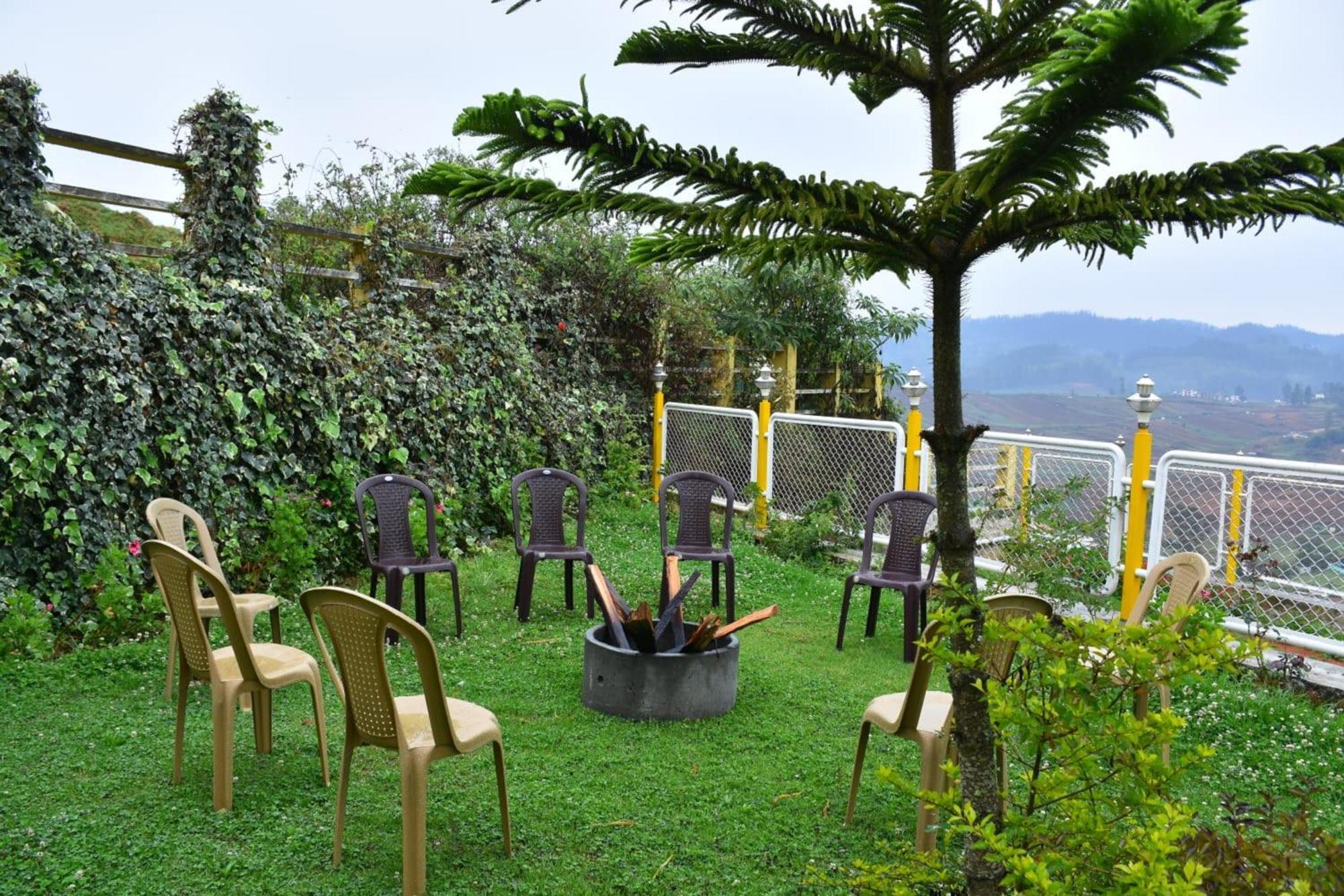 Villa Luxurious Private With Lawn Family Retreat *