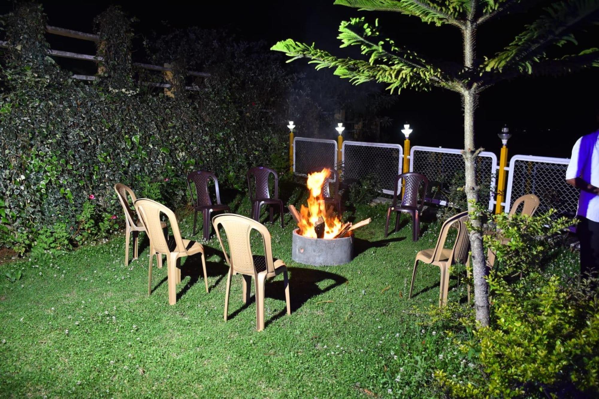 Luxurious Private With Lawn Family Retreat Villa Ooty