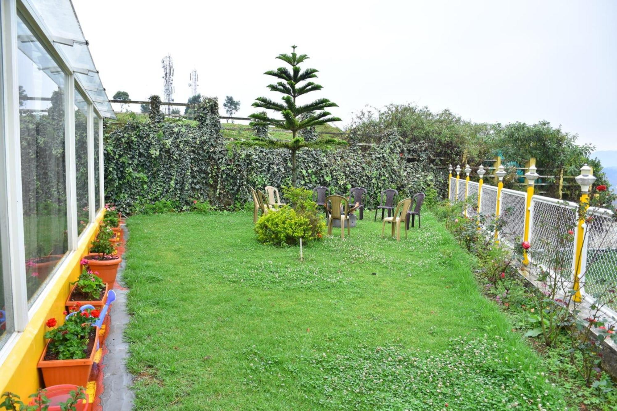 Luxurious Private With Lawn Family Retreat Ooty