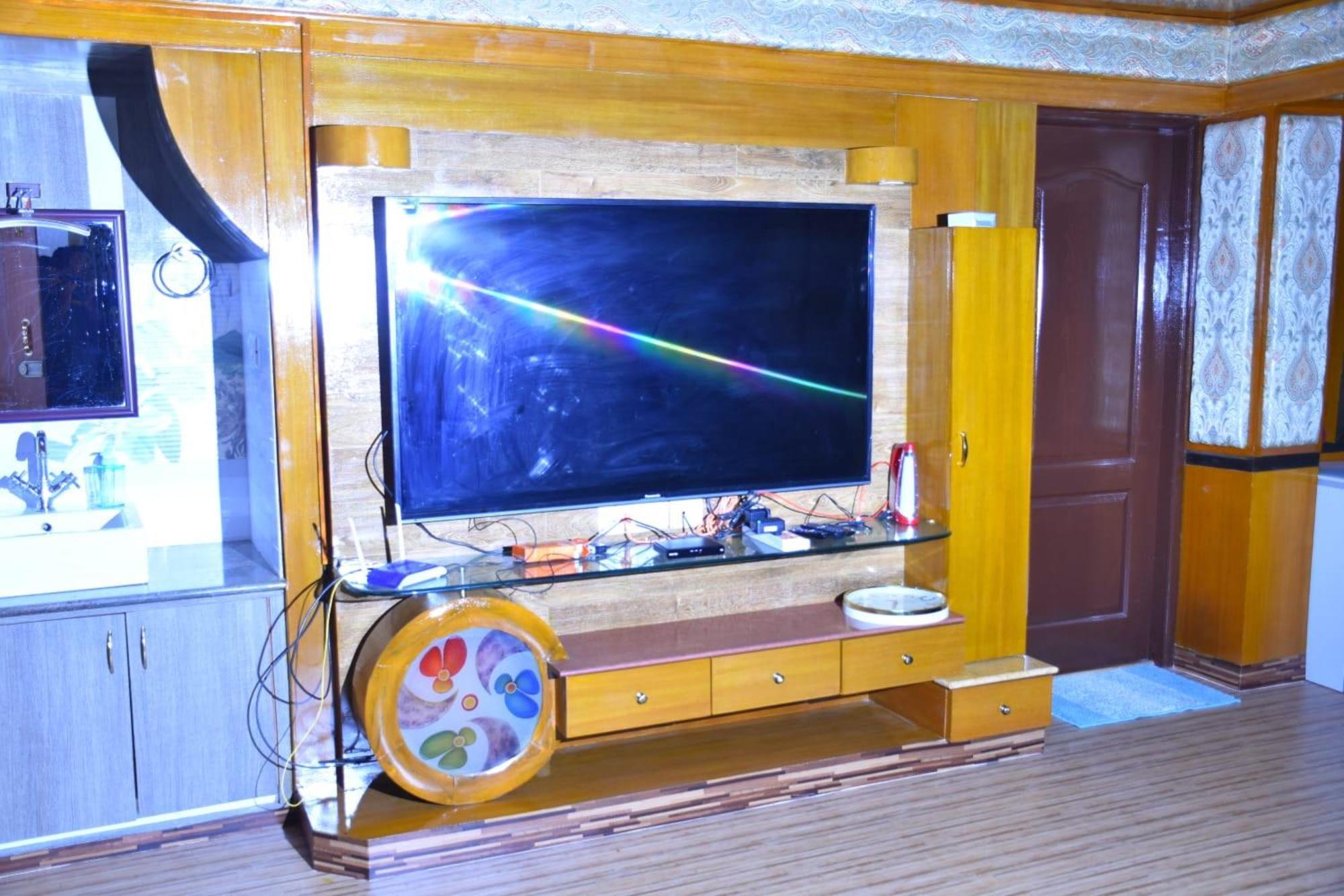 Luxurious Private With Lawn Family Retreat Villa *