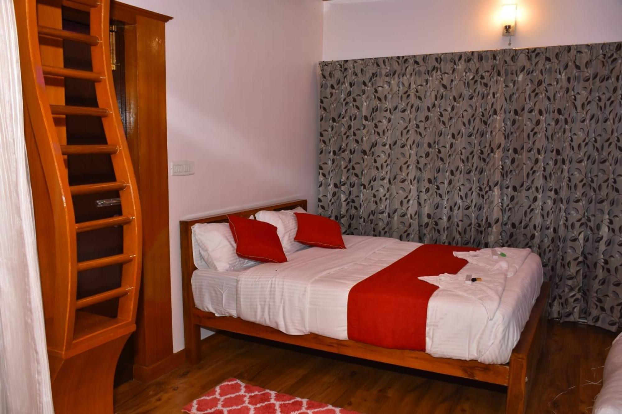 Villa Luxurious Private With Lawn Family Retreat Ooty