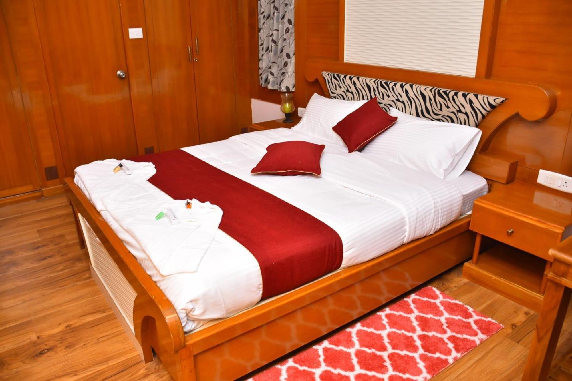 Villa Luxurious Private With Lawn Family Retreat *