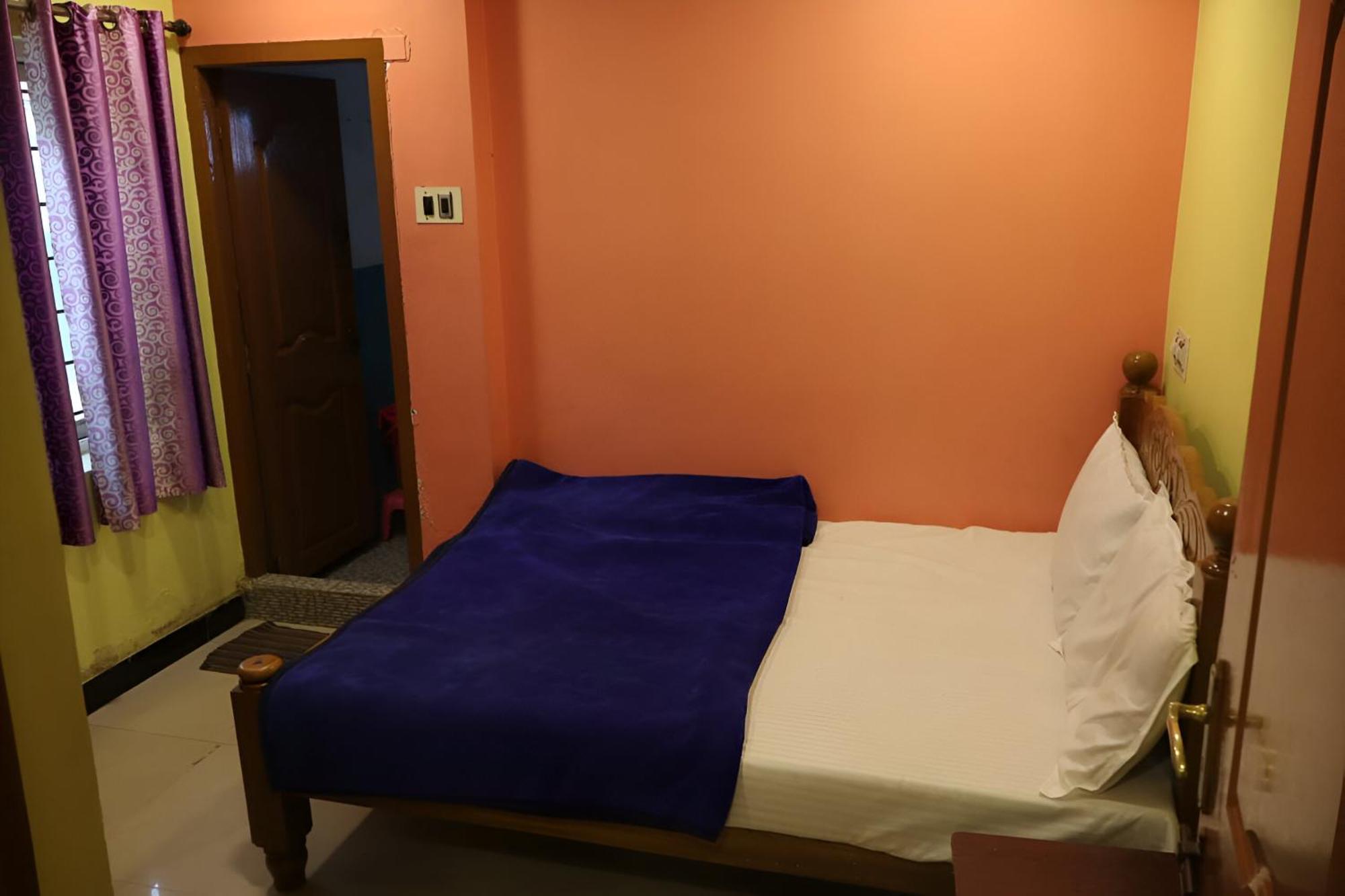 Aadhi Hotel