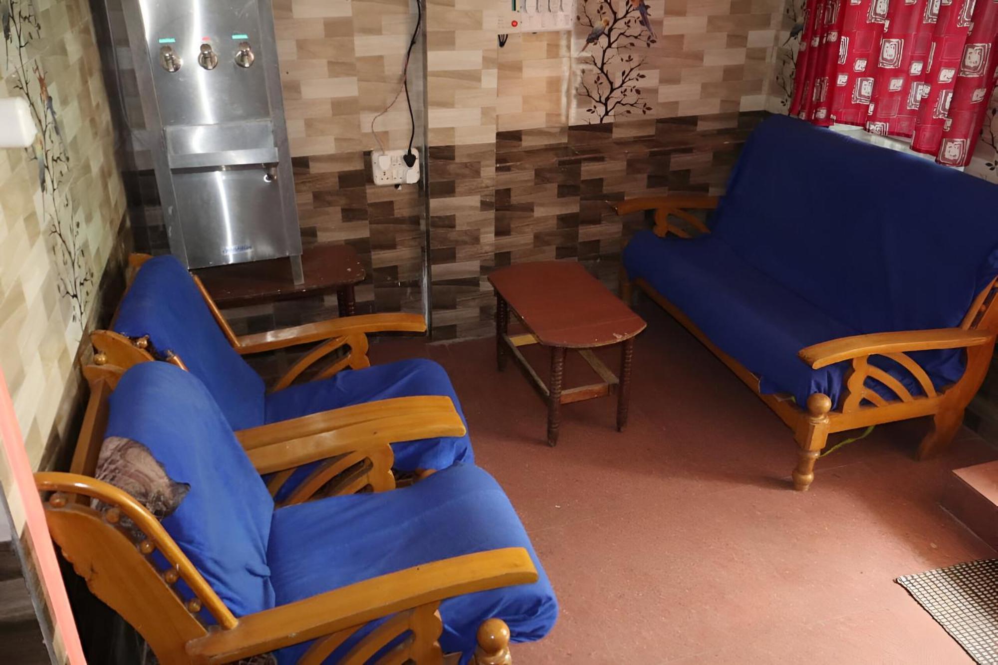 Hotel Aadhi