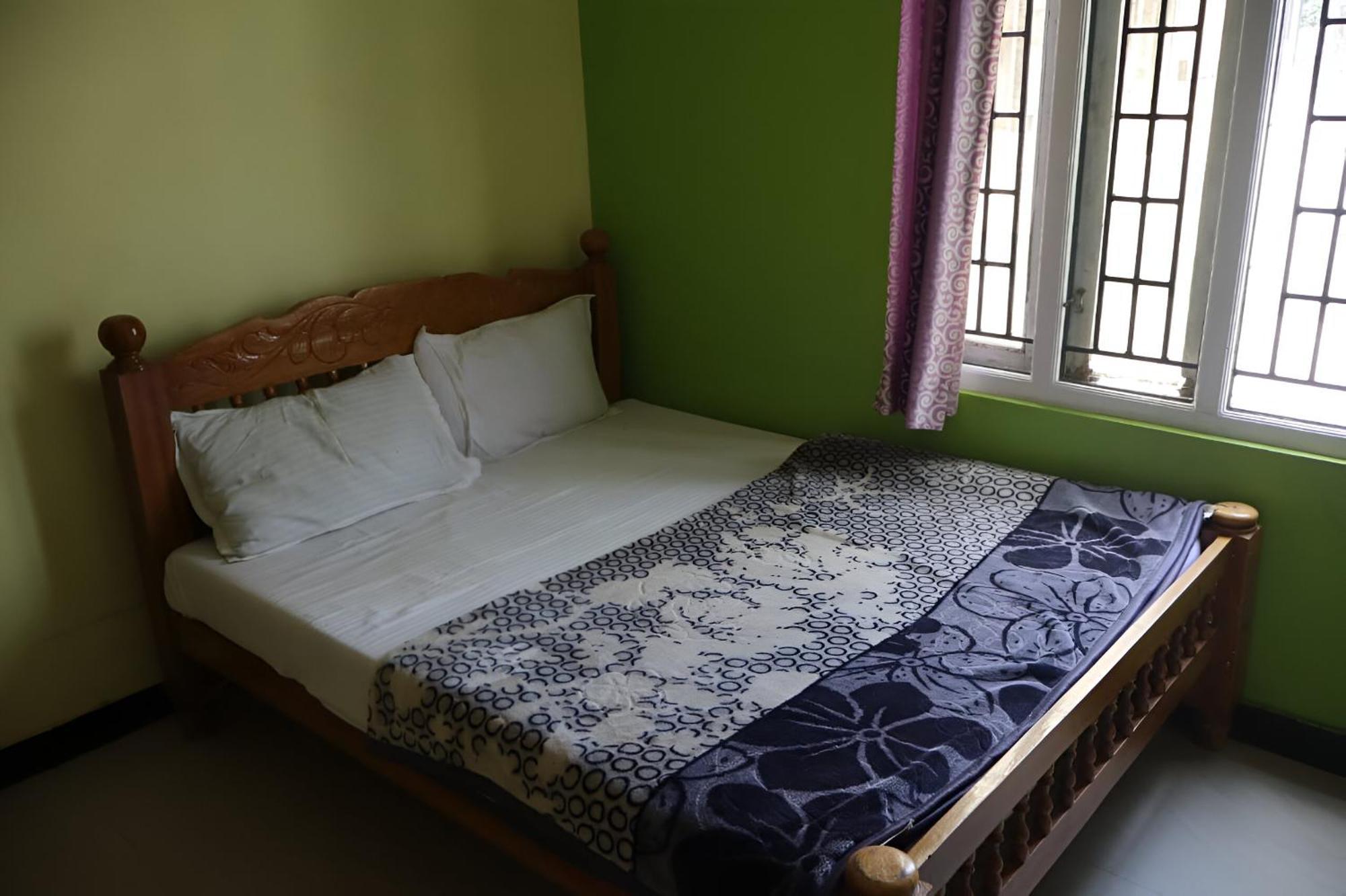 Hotel Aadhi
