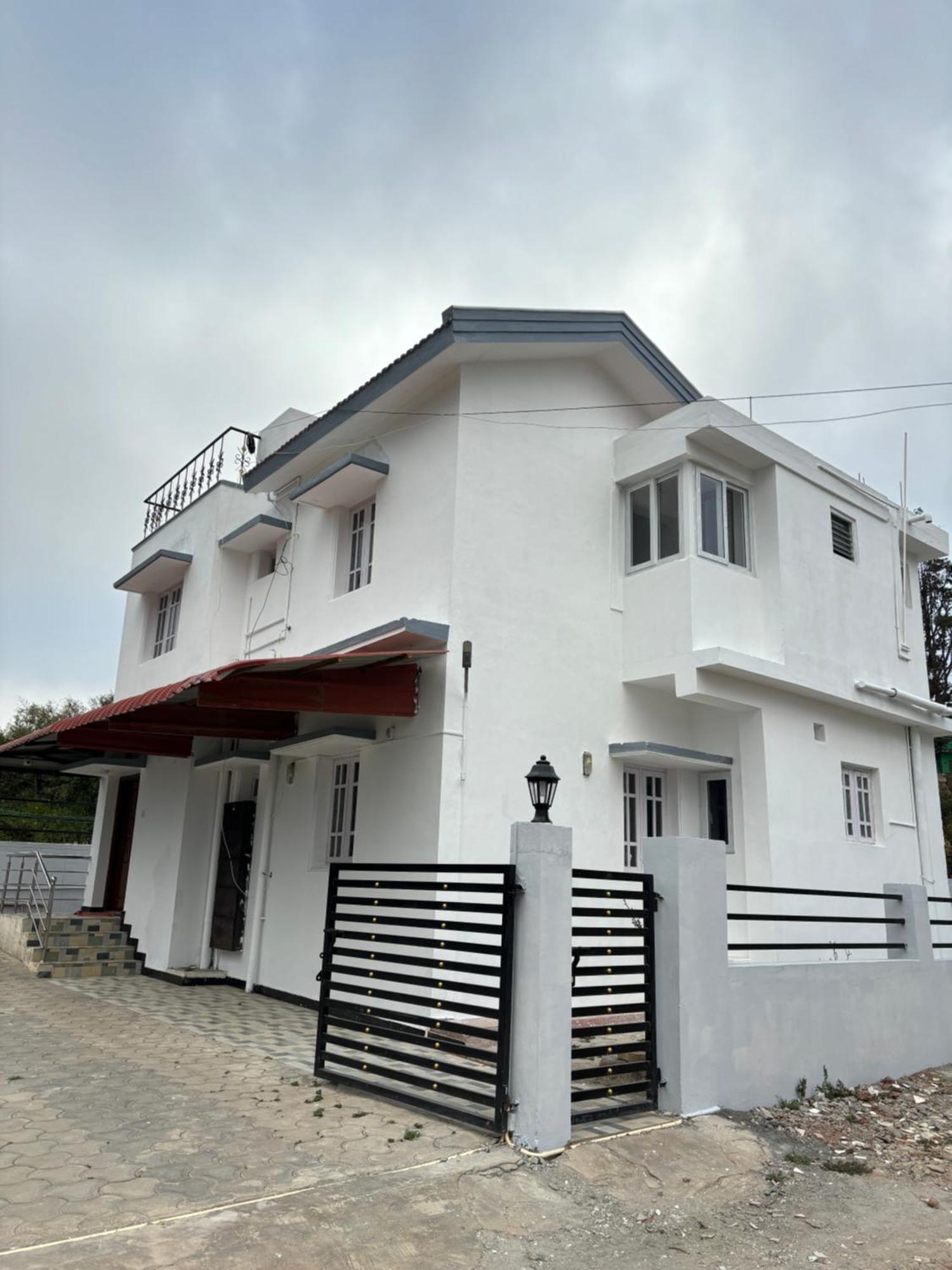 Homestay Crown Crest *