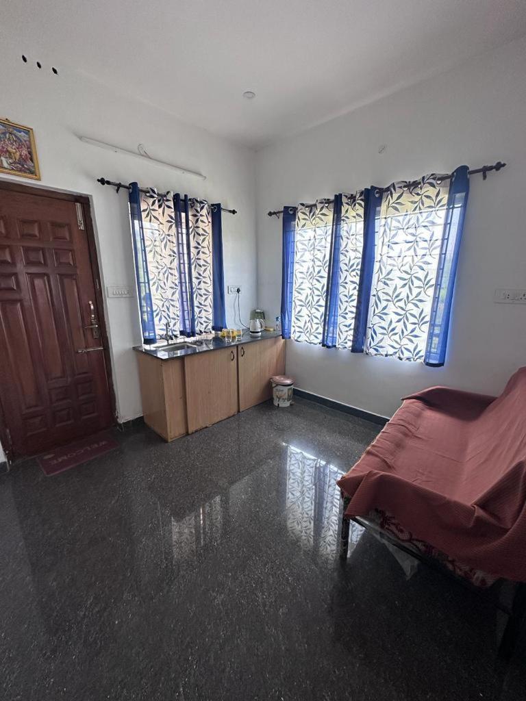 Sandy 4 Bhk - Only Adults Allowed Ooty