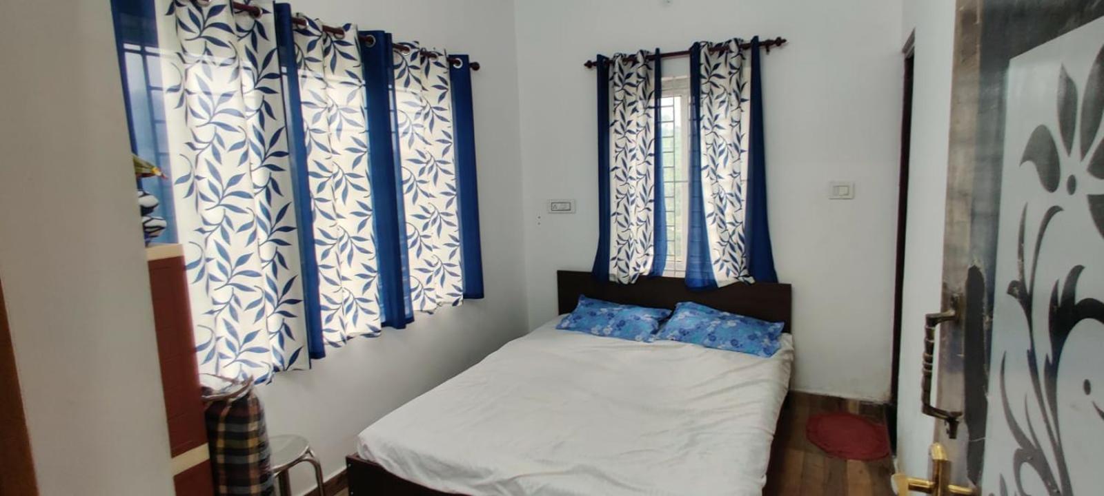 Sandy 4 Bhk - Only Adults Allowed *