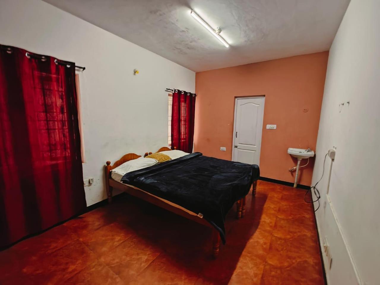 Lakshmi Hotel Ooty
