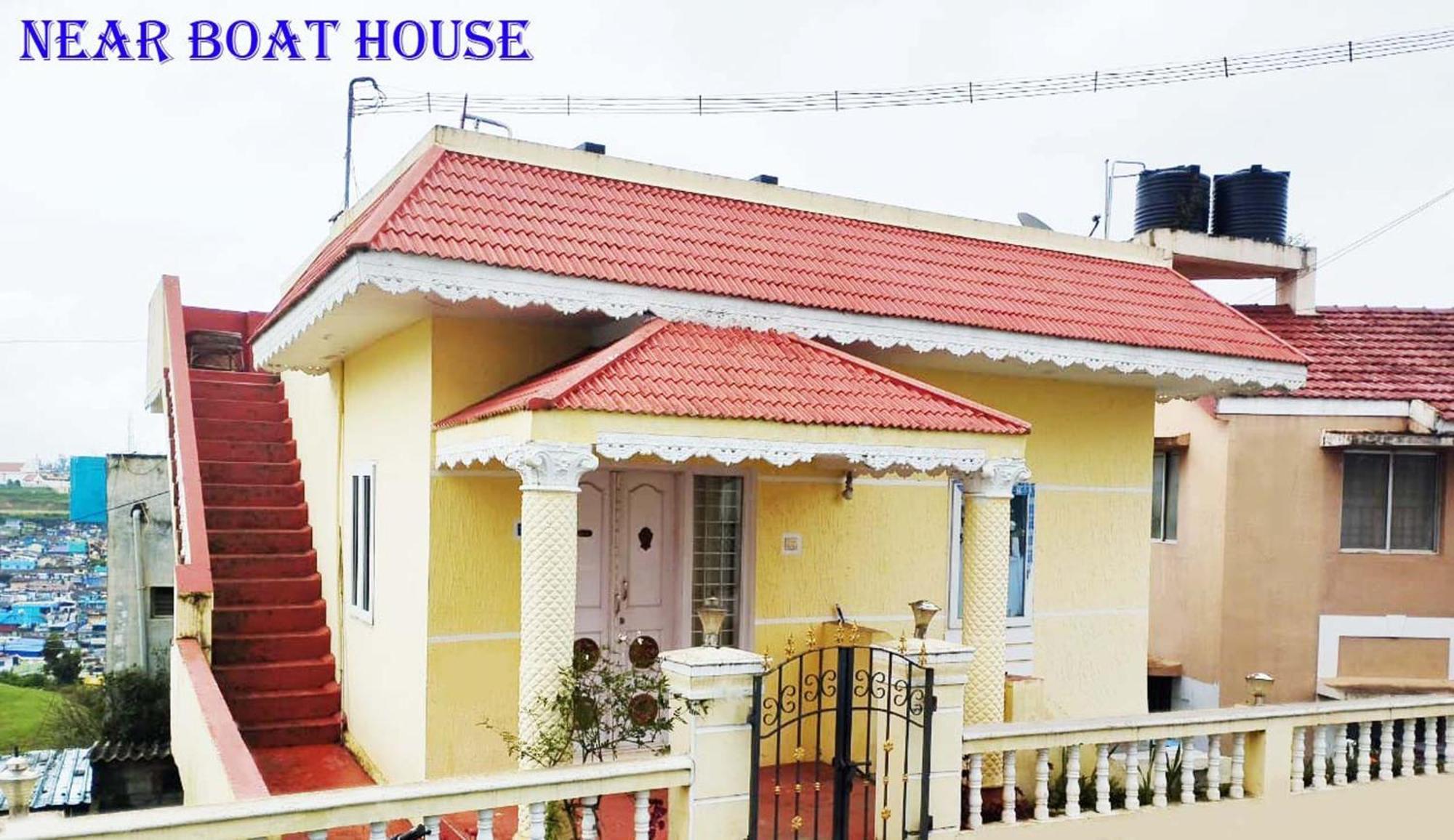 Aysha - 7b Homestay