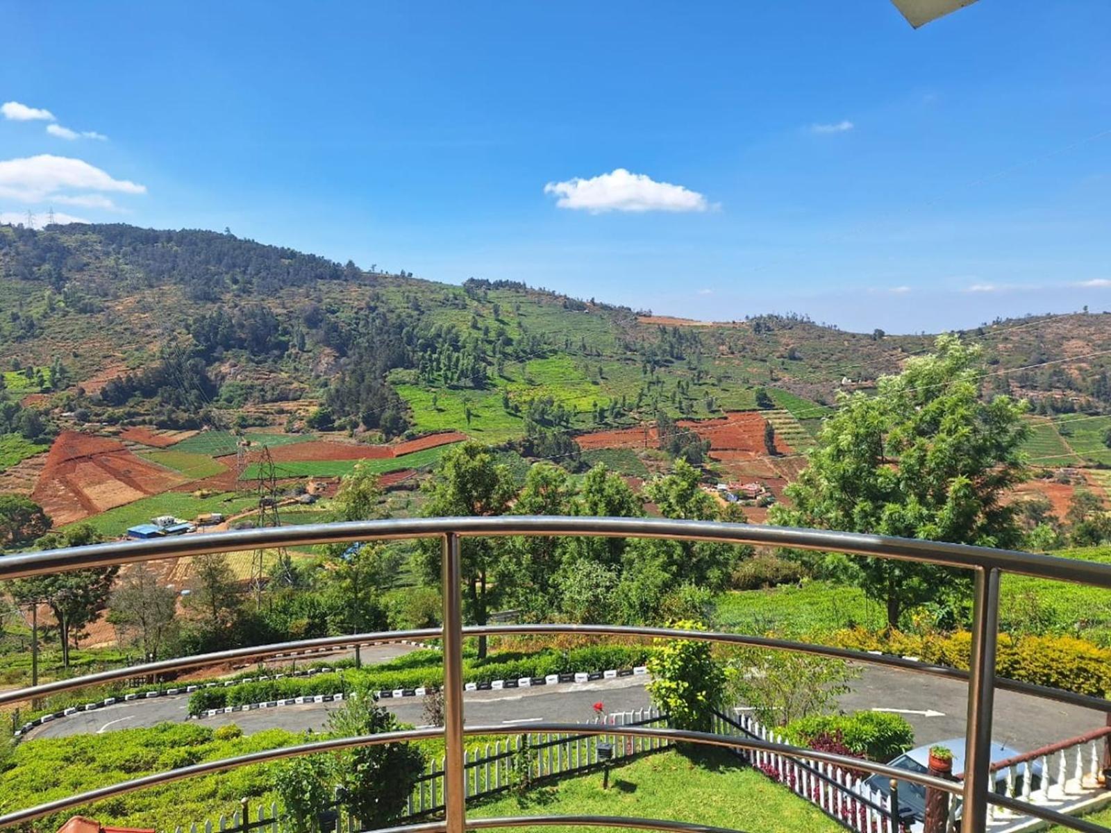 Villa Heavens Hill View By Lexstays