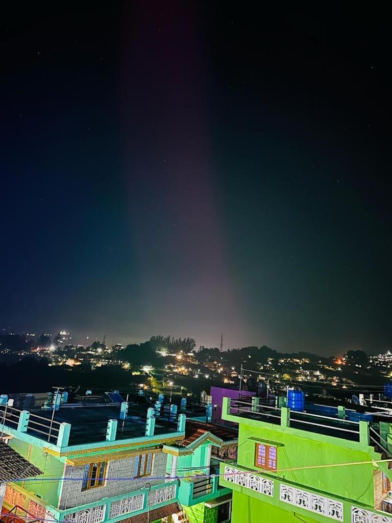 Homestay Golden View *